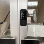 府中市の会社事務所の玄関扉に取付けたEPIC SLEEKY 35D